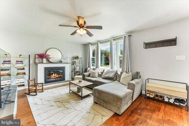 44 S Malin Rd, Broomall, PA 19008 - photo 6