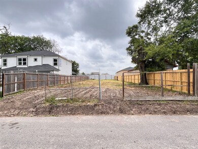 8120 Willow St, Houston, TX 77088 - photo 7