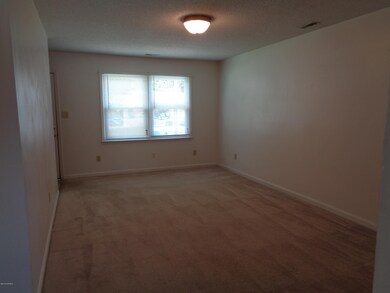 121 Stallion Dr, Jacksonville, NC 28540 - photo 2