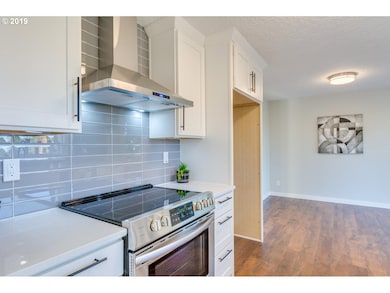 17051 SE Rock Creek Ct, Clackamas, OR 97015 - photo 5