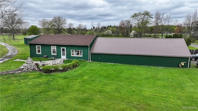 2572 Lakeview Rd, Lake View, NY 14085 - photo 3