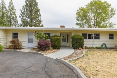 3617 Ross Ln, Central Point, OR 97502 - photo 4