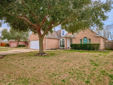 9718 Piney Point Cir, Needville, TX 77461 - photo 2
