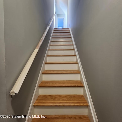 137 Main St, Staten Island, NY 10307 - photo 2