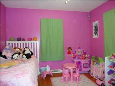This is the pink room the seller is willing to pri