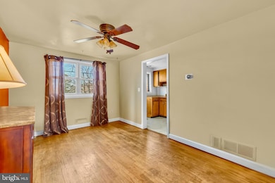 7516 Hillsway Ave, Parkville, MD 21234 - photo 6