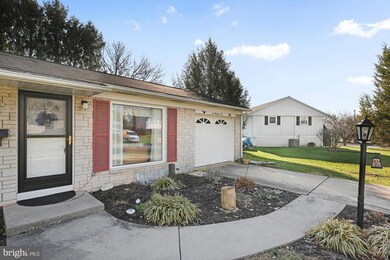 210 E Hemlock St, Palmyra, PA 17078 - photo 4