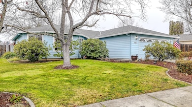 125 Meadow View Dr, Phoenix, OR 97535 - photo 3