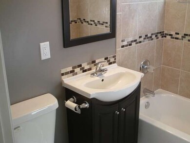 524 Waco Ln, Carpentersville, IL 60110 - photo 5