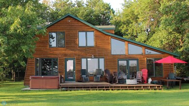 Lake Side Deck-Hot Tub Included