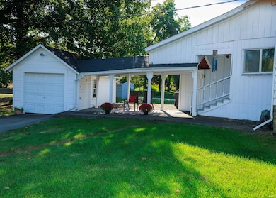 201 Lincoln St, Williamsport, IN 47993 - photo 6