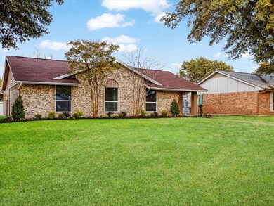 3029 Burning Tree Ln, Garland, TX 75042 - photo 2
