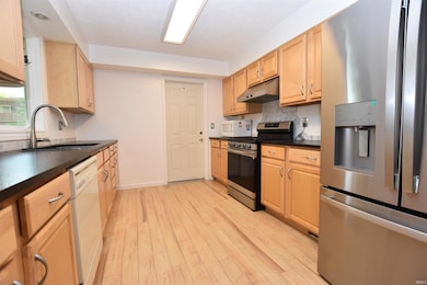 1423 E Bradshire St, Bloomington, IN 47401 - photo 7