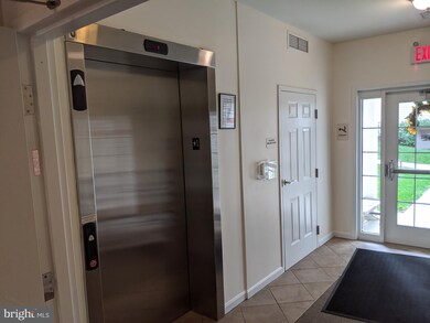 621 Creekside Dr unit 65, Brookhaven, PA 19015 - photo 3