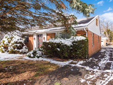 2736 Eastminster Rd, Columbus, OH 43209 - photo 4