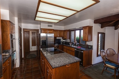 9511 Circle r Dr, Valley Center, CA 92082 - photo 4