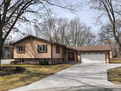 Garage Lovers Dream!4 Car Deep Garage! Heated and 
