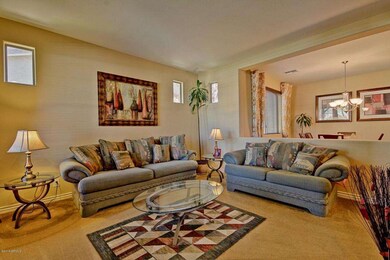 4 FORMAL LIVING