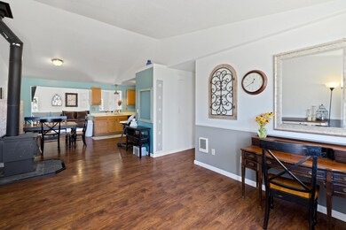 2056 SW 32nd Ct, Redmond, OR 97756 - photo 5