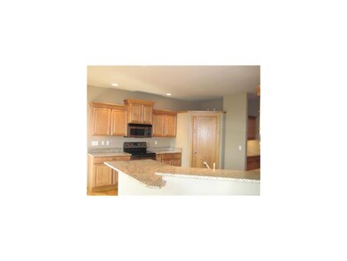 Kitchen. GRANITE COUNTERS, UNDERMOUNT STAINLESS SI