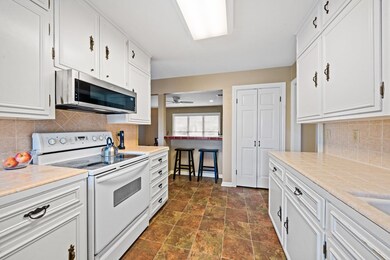 413 Candlelight Cir, Fredericksburg, TX 78624 - photo 7