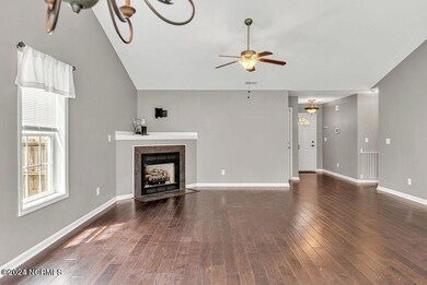 112 Emerald Cove Ct, Holly Ridge, NC 28445 - photo 4