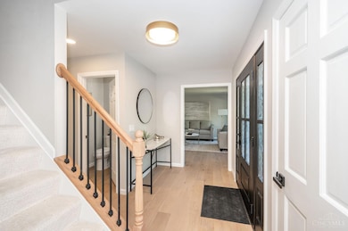 8205 Indian Trail Dr, Cincinnati, OH 45243 - photo 4