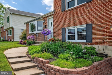 607 Wallerson Rd, Catonsville, MD 21228 - photo 4