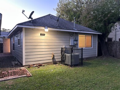 11106 Clark Rd, Houston, TX 77076 - photo 3