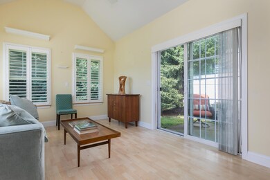 24 Macintosh Ln Old Orchard-large-024-01