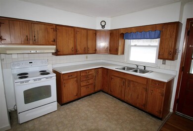 384 Stratton Rd, Rutland, VT 05701 - photo 5