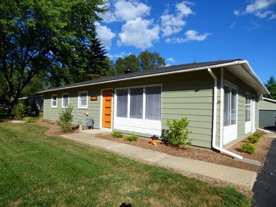 1112 Clover Ln unit 1, McHenry, IL 60051 - photo 5