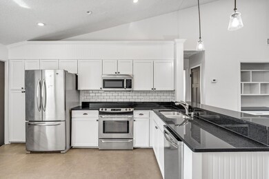 8-web-or-mls-8983 Heron Walk Dr-34