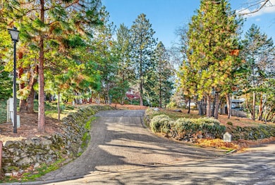 961 Pinecrest Terrace, Ashland, OR 97520 - photo 3