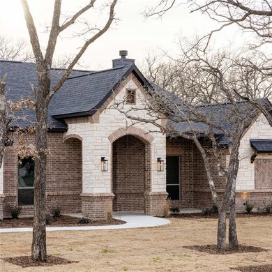 153 Clayton Crossing, Springtown, TX 76082 - photo 3