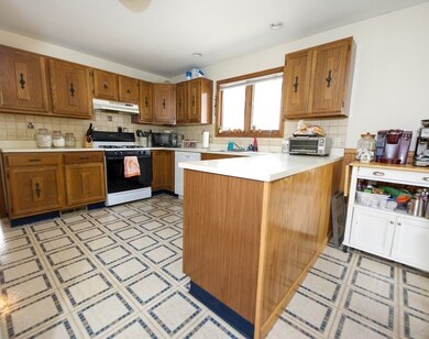 207 Lowell St, Somerville, MA 02144 - photo 5