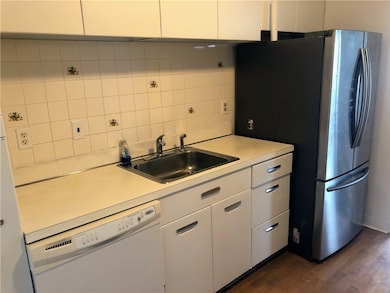 Park Plaza unit 911, Oakland, PA 15213 - photo 7