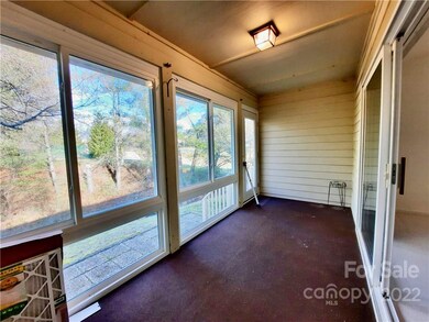 2802 Blue Goose Ct, Hendersonville, NC 28792 - photo 7