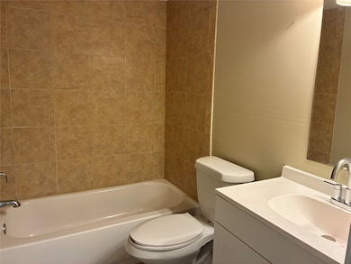 11917 Bob White Dr unit 881, Houston, TX 77035 - photo 7