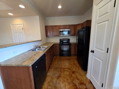 16841 Showdown Path unit 1, Selma, TX 78154 - photo 5