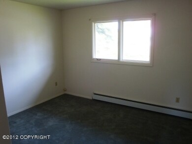 Large Unit Bedroom/Office