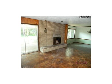 25608 Breckenridge Dr, Euclid, OH 44117 - photo 3