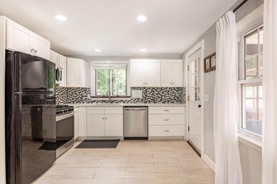 7 Burroughs Rd, North Reading, MA 01864 - photo 4