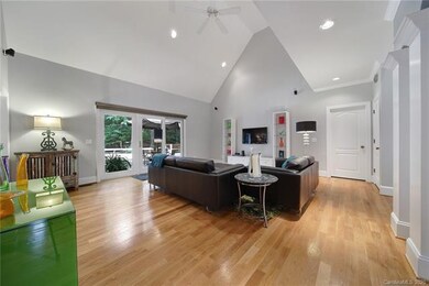 Great rm view to outdoor space