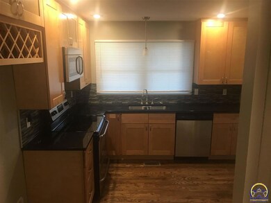 1531 SW Campbell Ave, Topeka, KS 66604 - photo 6