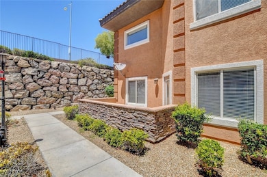 10563 Hedge View Ave, Las Vegas, NV 89129 - photo 2