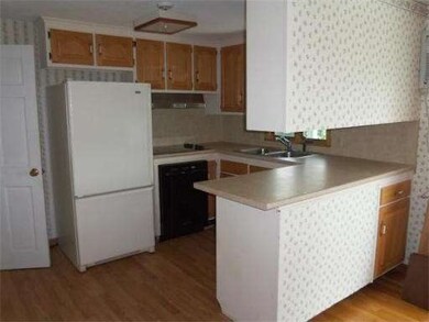 223 Asselin St, Chicopee, MA 01020 - photo 5