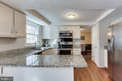 8491 Middle Run Dr, Springfield, VA 22153 - photo 4