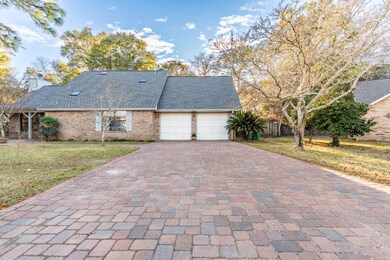 308 Greenwood Cove N, Niceville, FL 32578 - photo 2