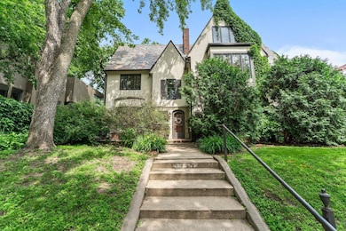 4-web-or-mls-1721 Humboldt Ave S 1-2.jpg